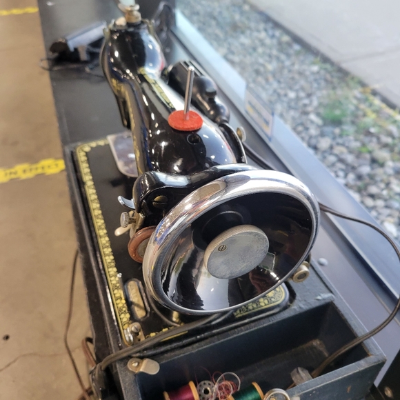 Vintage Hudson Electric Sewing Machine Antique Sewing Machine, Working Condition - Picture 7 of 7